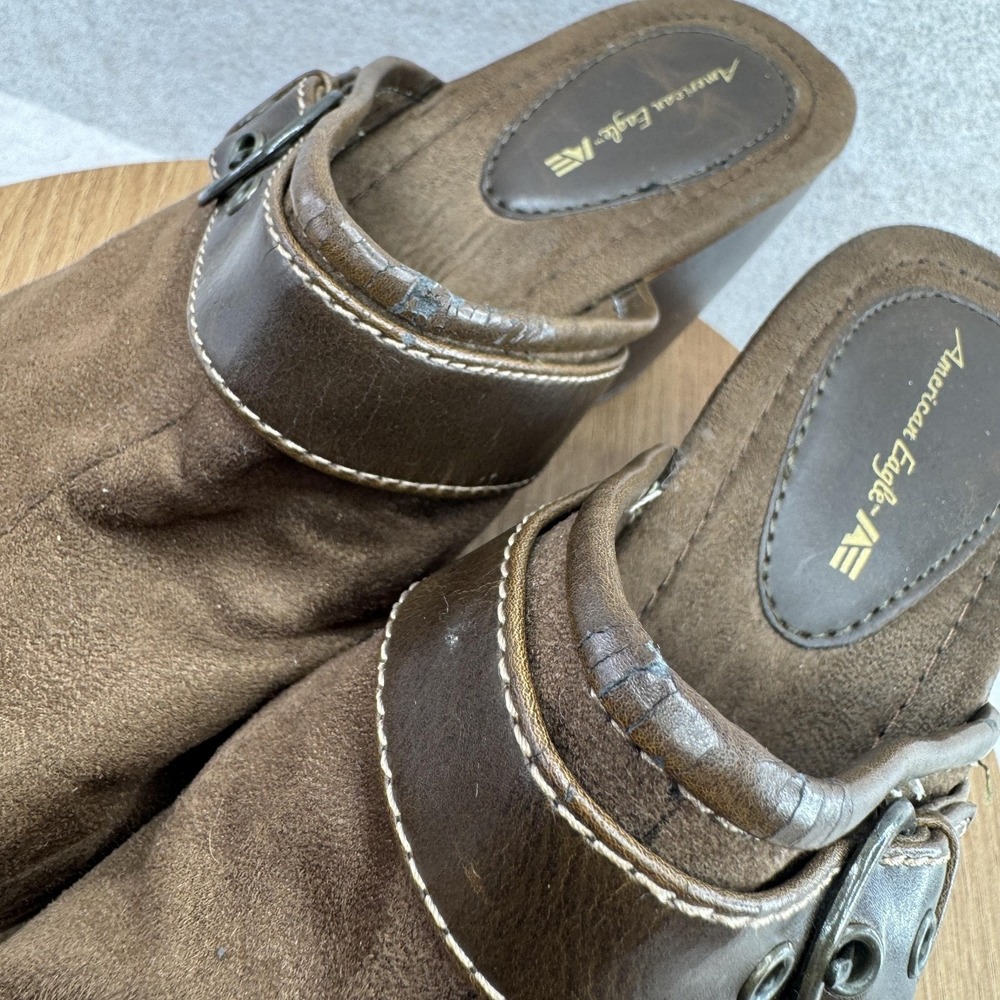 American Eagle Shoes Womens‎ 8.5 Brown Faux Suede Wedge Mule Clog Studded Buckle - Picture 8 of 9